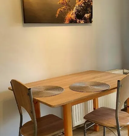 Tu 27 Apartment *