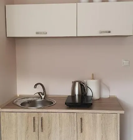 Tu 27 *