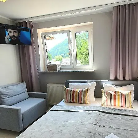 Tu 27 Apartment *