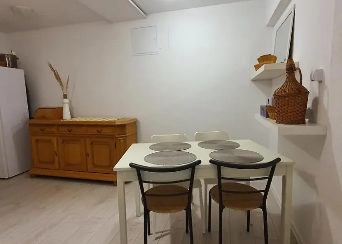 Tu 27 Appartement *